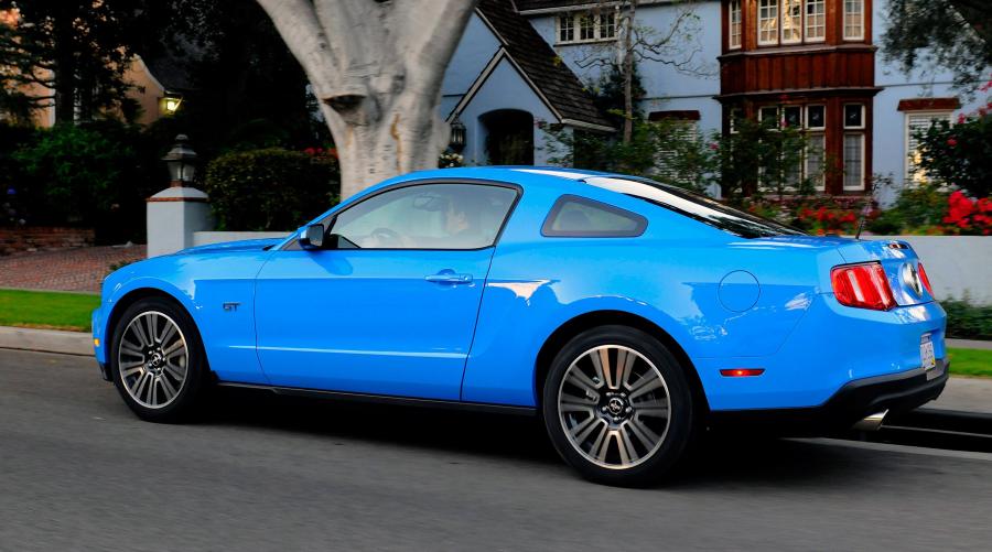  Ford Mustang GT 2010 года  (фото 92 из 213)